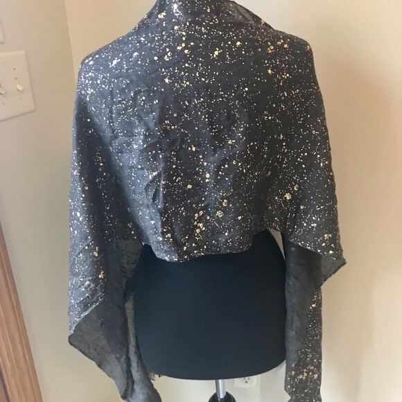 MICKEY LONDON Scarf Gold Metallic Splatter Gray Galaxy Star NWT - Picture 4 of 6